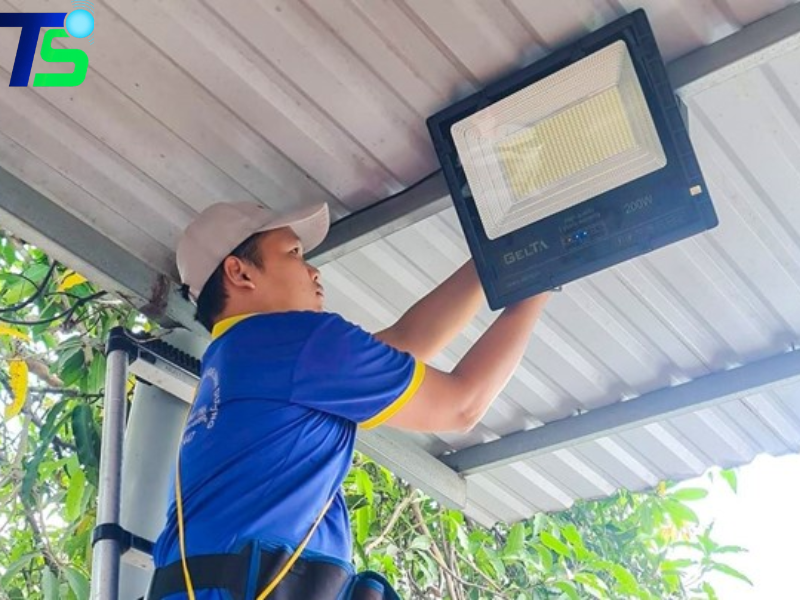 sửa đèn led năng lượng mặt trời