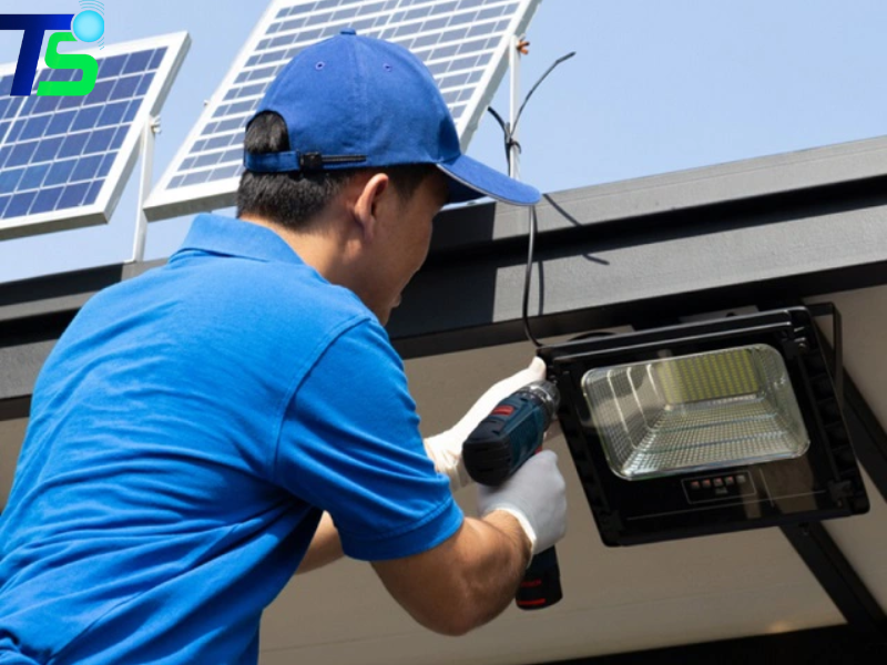 sửa đèn led năng lượng mặt trời