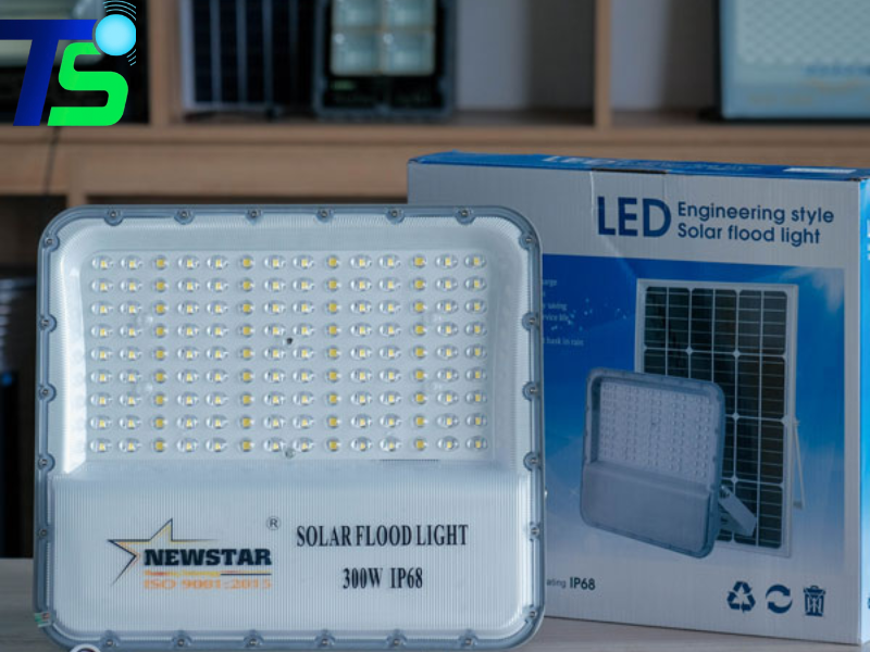 Đèn pha năng lượng mặt trời 300W cao cấp bộ sạc MPPT