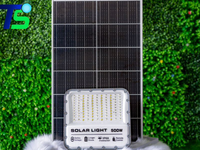 Đèn pha năng lượng mặt trời 500w P-500W-F08