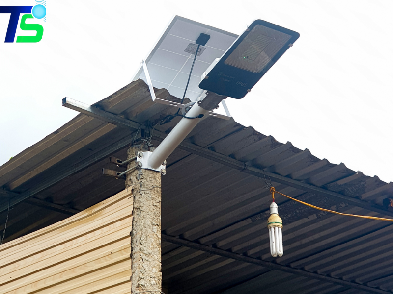 cách lắp đặt đèn năng lượng mặt trời 1000W