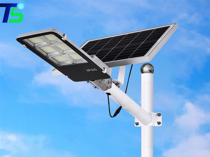 cách sử dụng đèn năng lượng mặt trời cảm biến