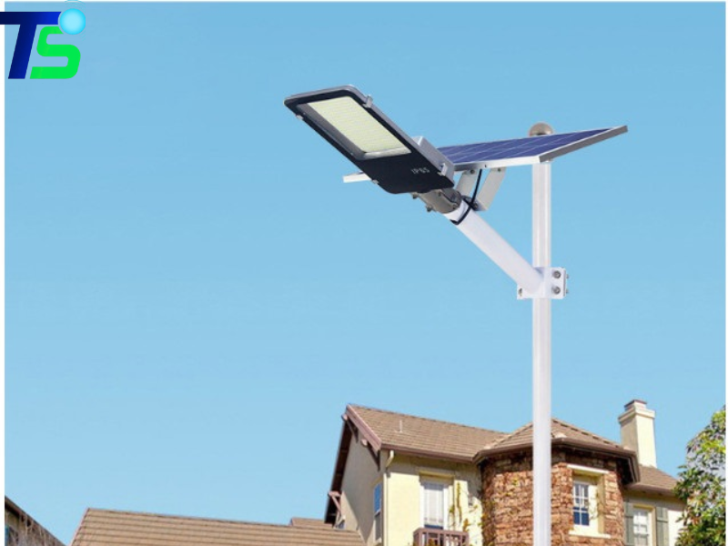 cách lắp đèn năng lượng mặt trời 500W